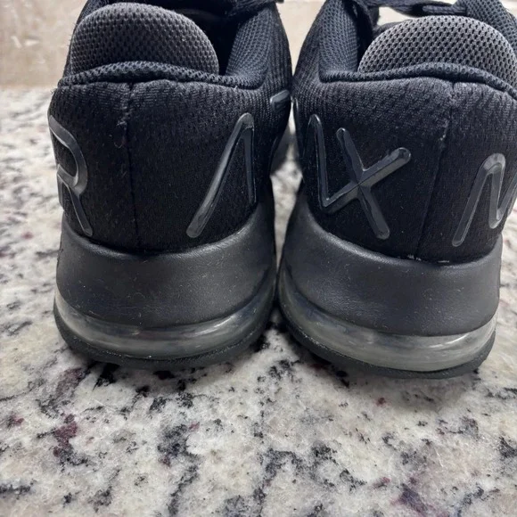 Size 8- Nike Air Max Alpha Trainer 4 Black - Picture 4 of 9